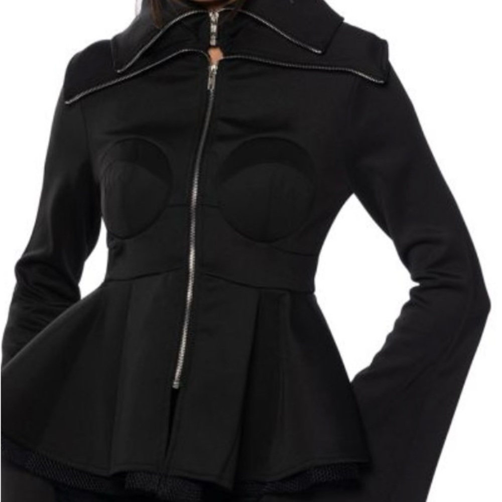 AKIRA-NATASHA DOUBLE COLLAR
PEPLUM ZIP UP IN BLACK